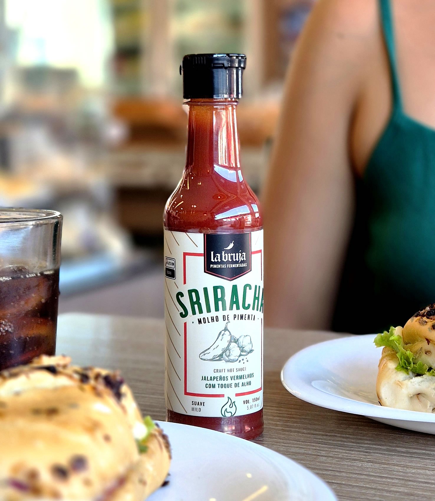 saryputtaHHBDリキッド0.5ml Molho de pimenta Sriracha LaBruja 150ml - Jalapeno com toque de alho